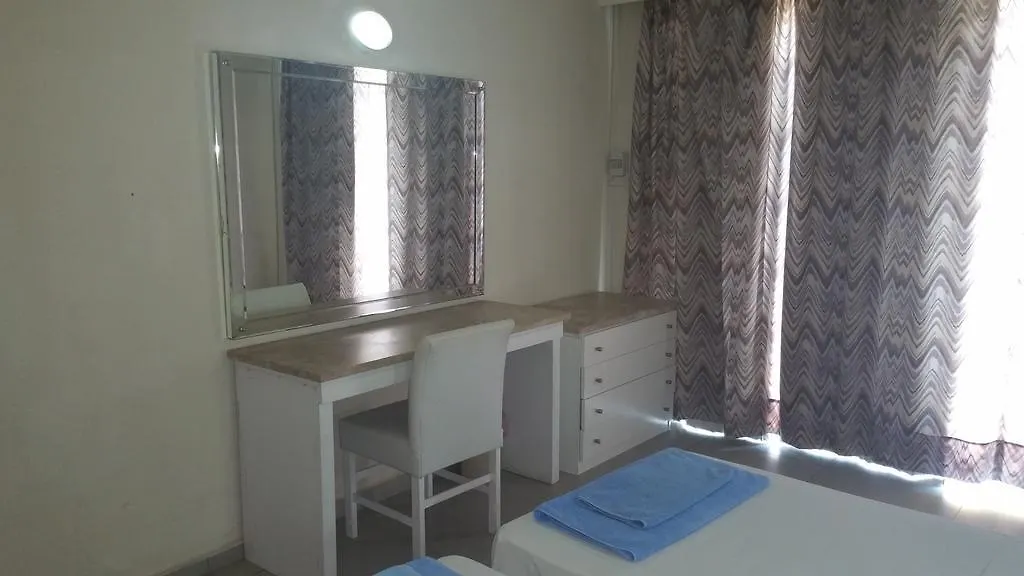 Sunflower Hotel Apartments Larnaca 3*,