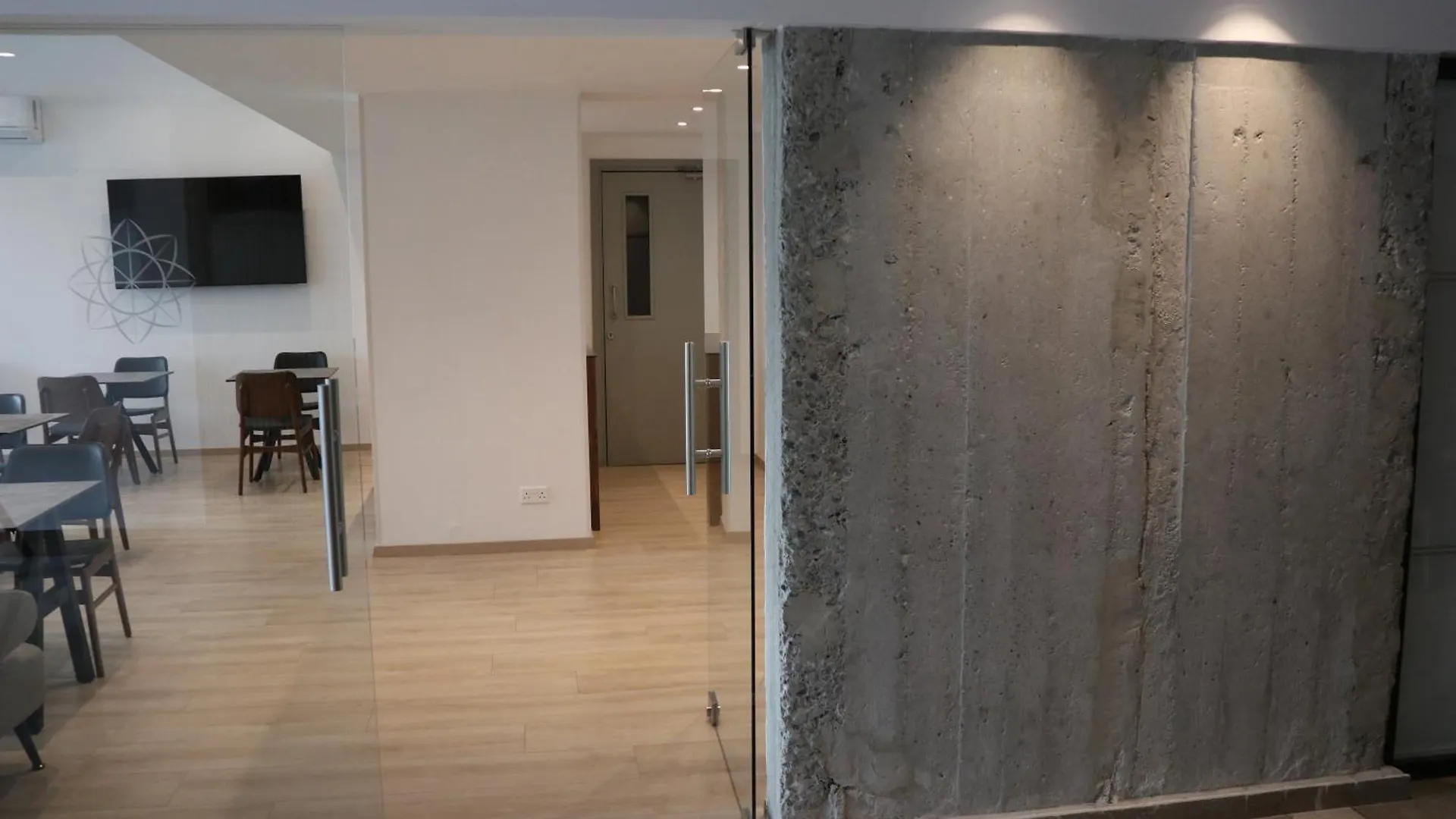 Sunflower Hotel Apartments Larnaca 3*,  Kypr